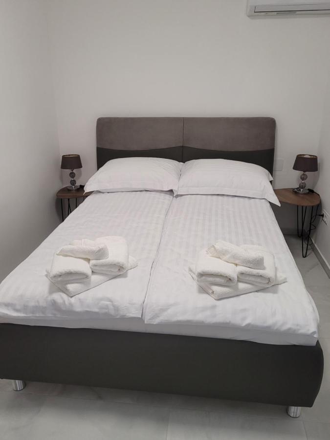Harizma Apartman Primošten Kültér fotó