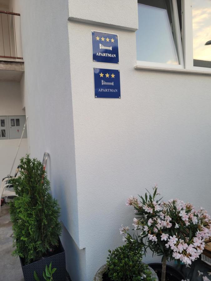 Harizma Apartman Primošten Kültér fotó