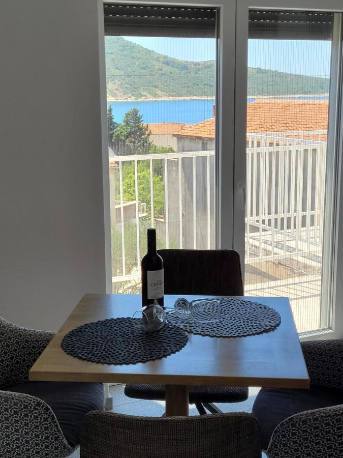 Harizma Apartman Primošten Kültér fotó